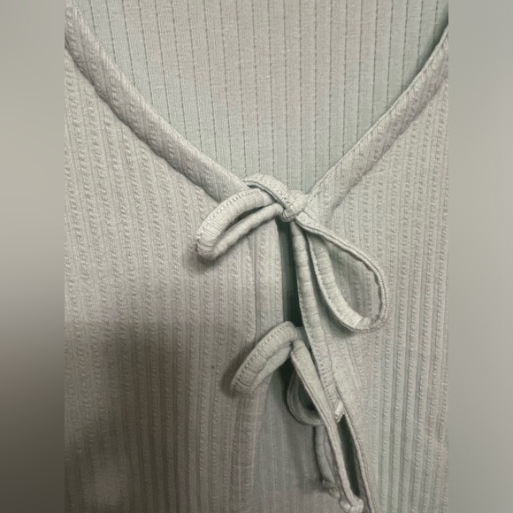 long sleeve, bow closure, lime green - Picture 2 of 2